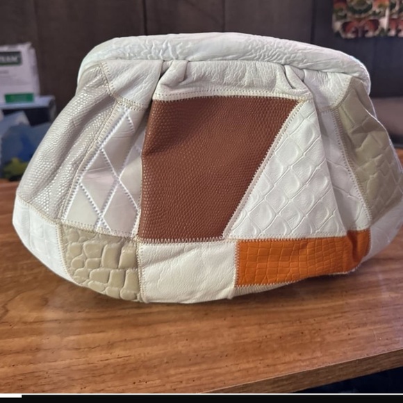 Saks Fifth Avenue Genuine Leather Handbag Original Warranty Included - Picture 1 of 4